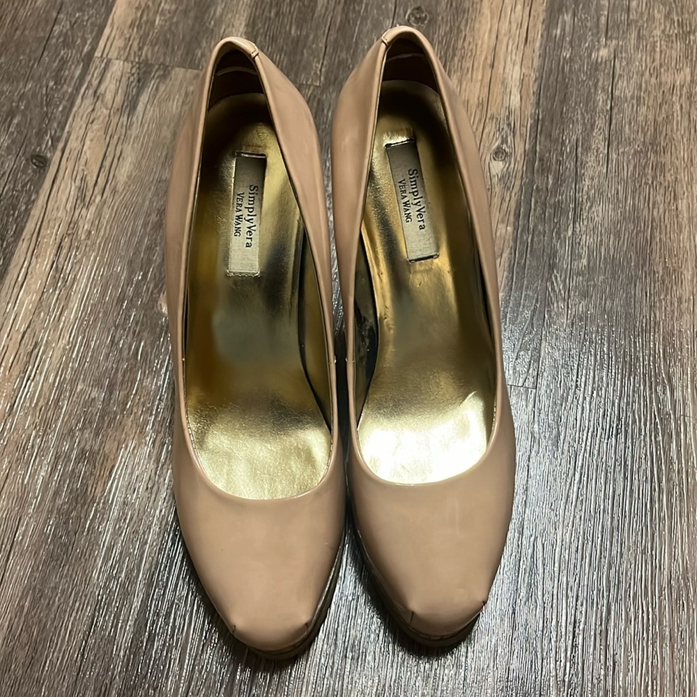Vera Wang Nude Heels